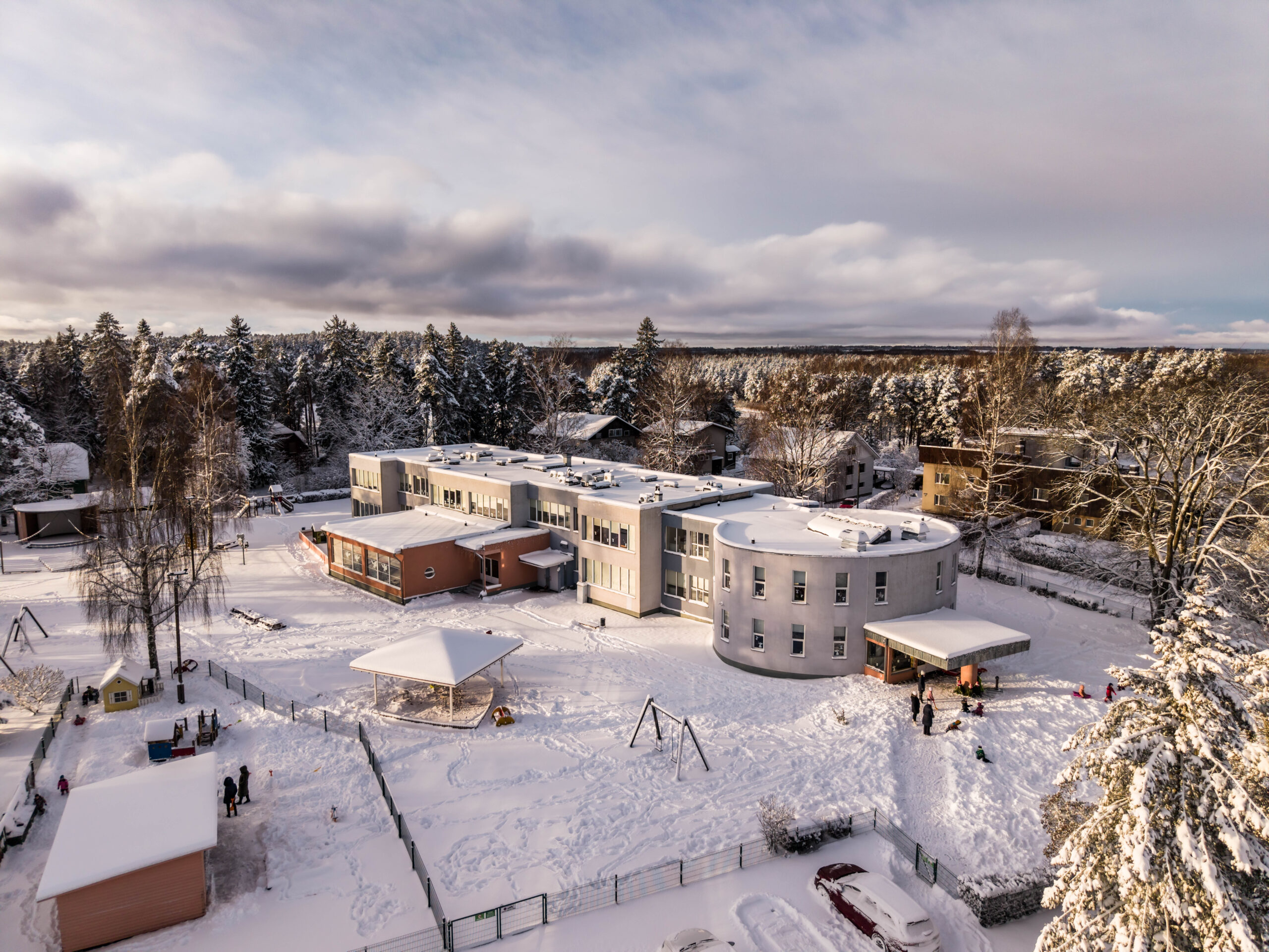 ELVA LINNA LASTEAED ÕNNESEEN