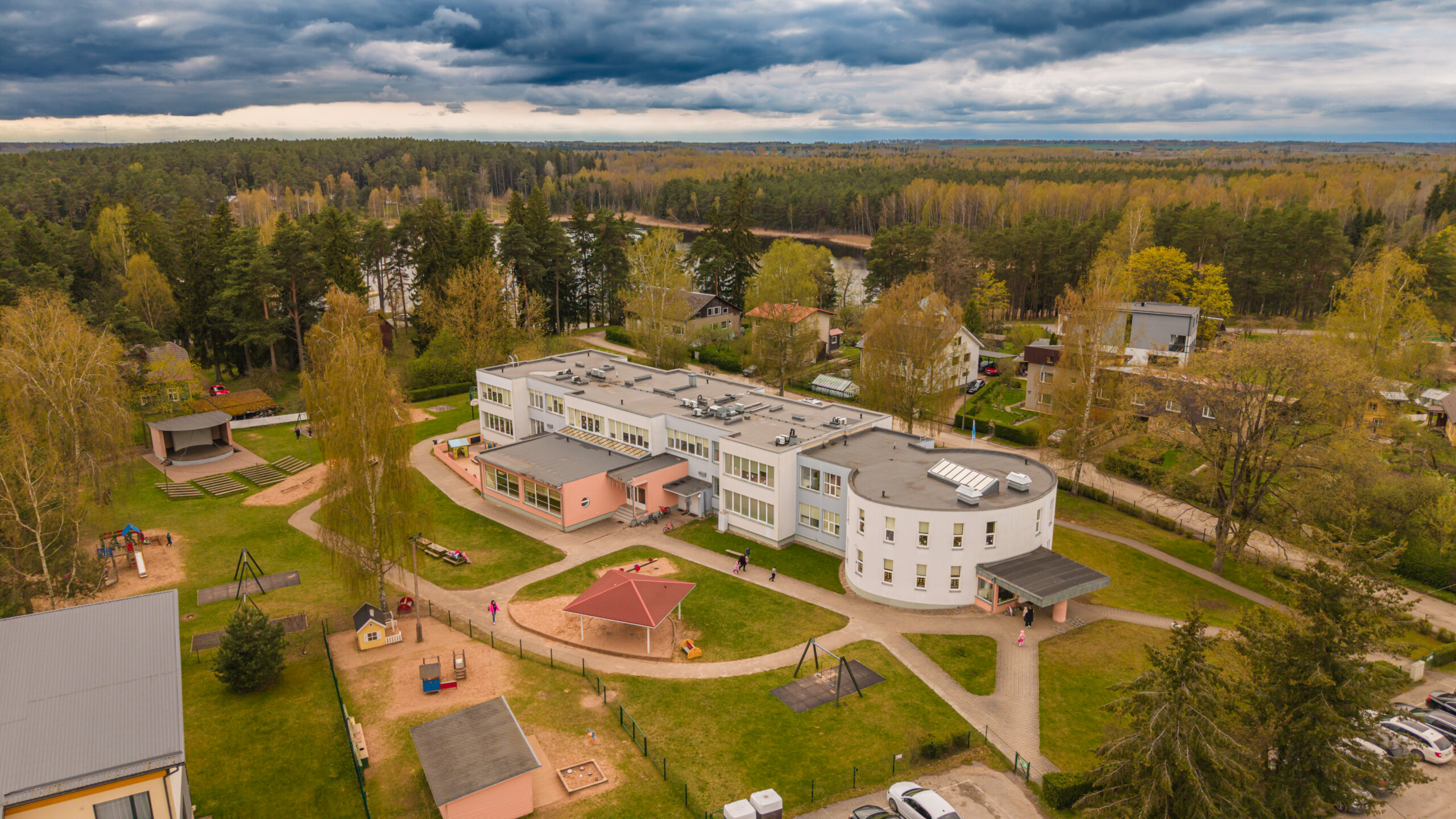 ELVA LINNA LASTEAED ÕNNESEEN